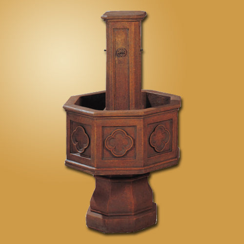Gotica Fountain with water flowing