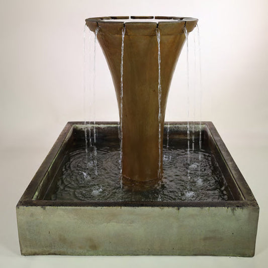 Trome Square Pond Fountain with water flowing
