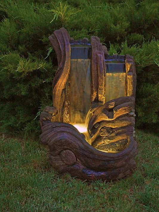 Twin Falls Log Fountain with water flowing